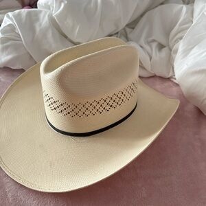 Sleek Black Grooming Kit with Precision Trimmer and Ergonomic Design